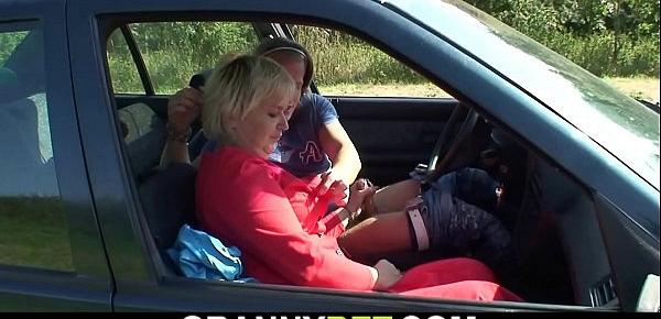  He fucks 80 yo blonde roadside